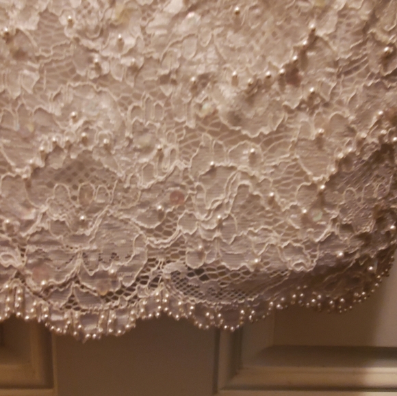 Lalique by Hildegarde Sausik Wedding Gown - Picture 8 of 11